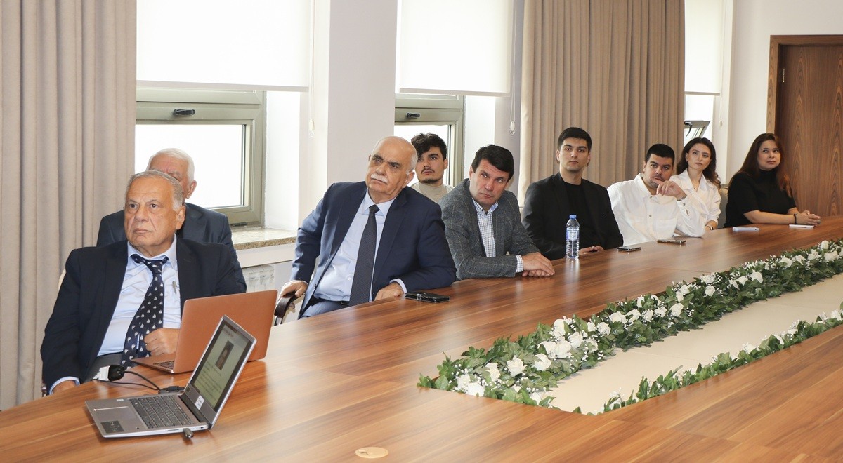 AzMİU-da dünya şöhrətli alimin elmi seminarları keçirilir - FOTOLAR